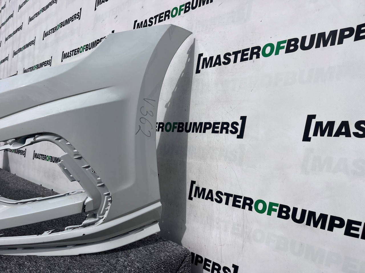 VW Golf R Mk7.5 Hatchback 2017-2019 Front Bumper 4 Pdc + Jets Genuine [v362]