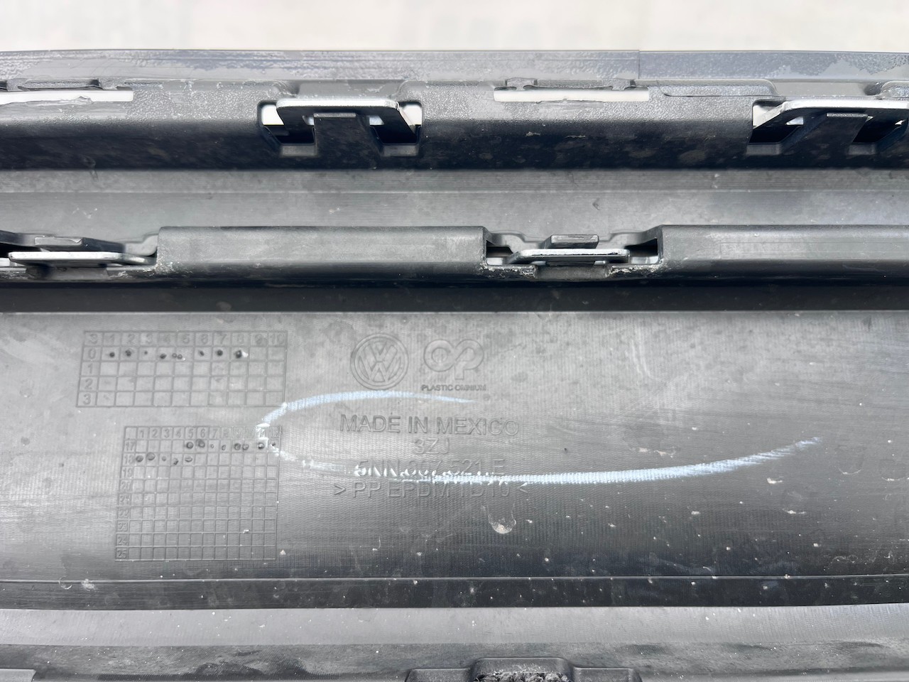 VW Tiguan R Line Mk2 2016-2018 Rear Bumper With Chrome Genuine [v364]