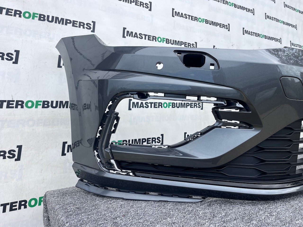 VW Golf R Line Mk7.5 Hatchback 2017-2019 Front Bumper 4 Pdc +jets Genuine [v388]