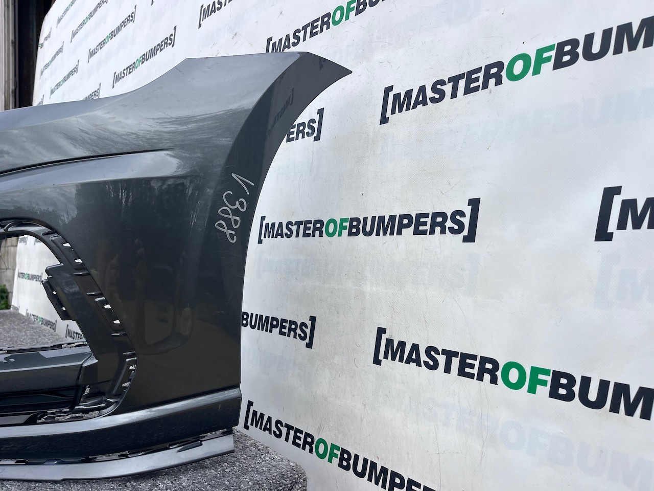 VW Golf R Line Mk7.5 Hatchback 2017-2019 Front Bumper 4 Pdc +jets Genuine [v388]