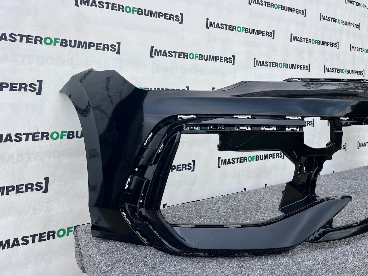 VW Golf R-line Mk8 Lift Hatchback 2024-on Front Bumper 4 Pdc Genuine [v398]