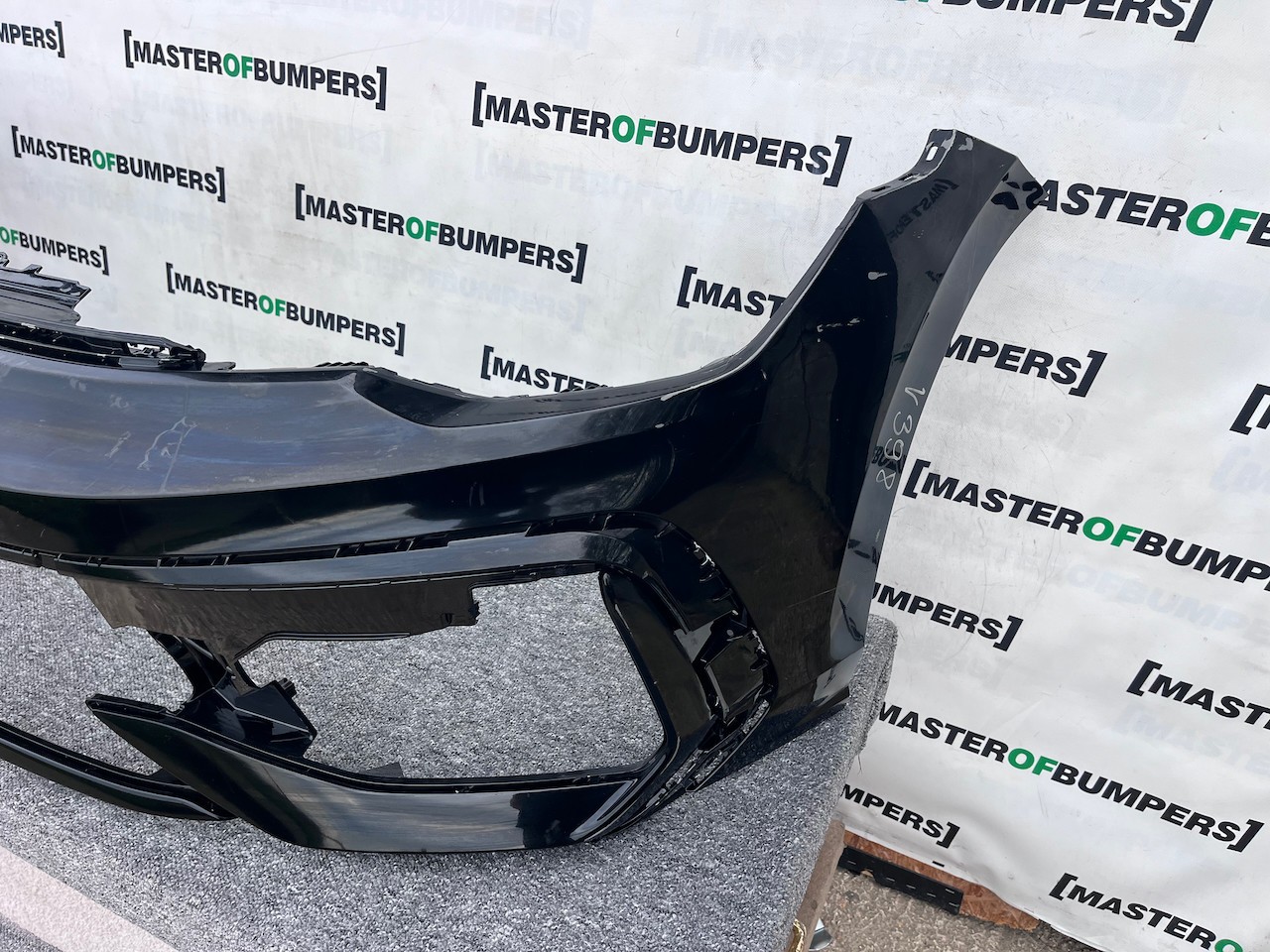 VW Golf R-line Mk8 Lift Hatchback 2024-on Front Bumper 4 Pdc Genuine [v398]