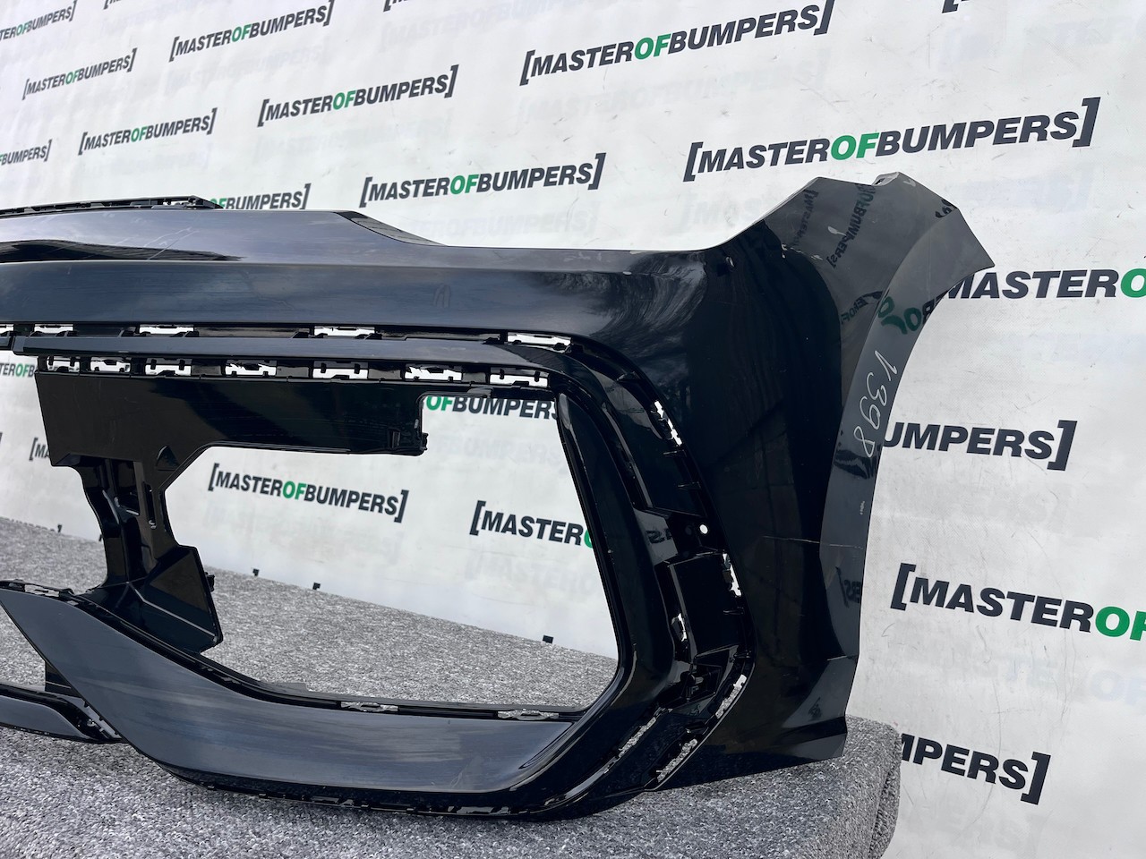 VW Golf R-line Mk8 Lift Hatchback 2024-on Front Bumper 4 Pdc Genuine [v398]