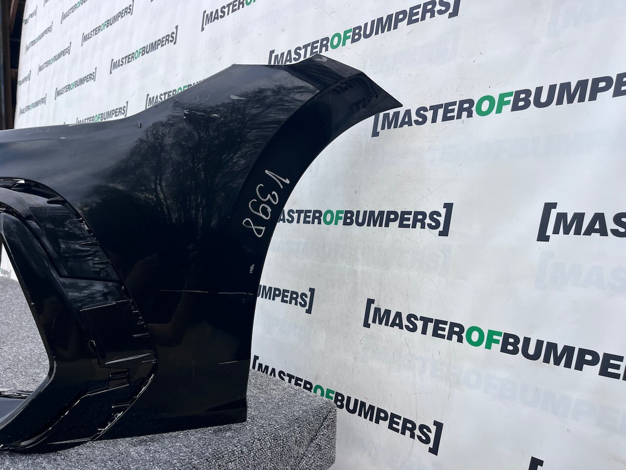 VW Golf R-line Mk8 Lift Hatchback 2024-on Front Bumper 4 Pdc Genuine [v398]