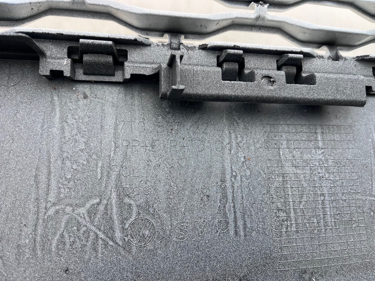 VW Multivan Style Edition T7 2022-on Front Bumper 6 Pdc Genuine [v406]