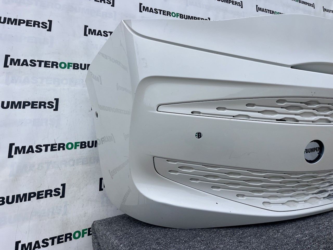 VW Multivan Style Edition T7 2022-on Front Bumper 6 Pdc Genuine [v406]