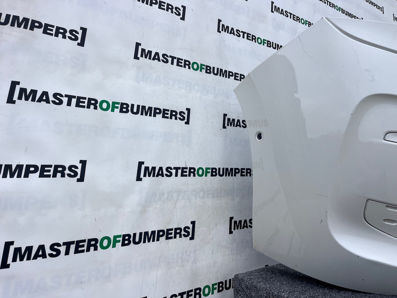 VW Multivan Style Edition T7 2022-on Front Bumper 6 Pdc Genuine [v406]