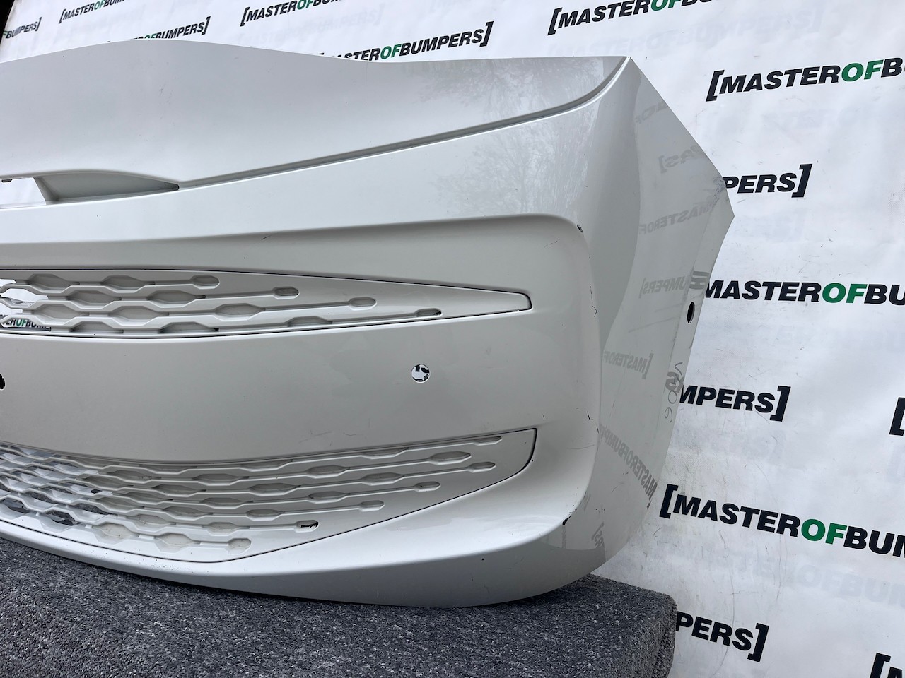 VW Multivan Style Edition T7 2022-on Front Bumper 6 Pdc Genuine [v406]