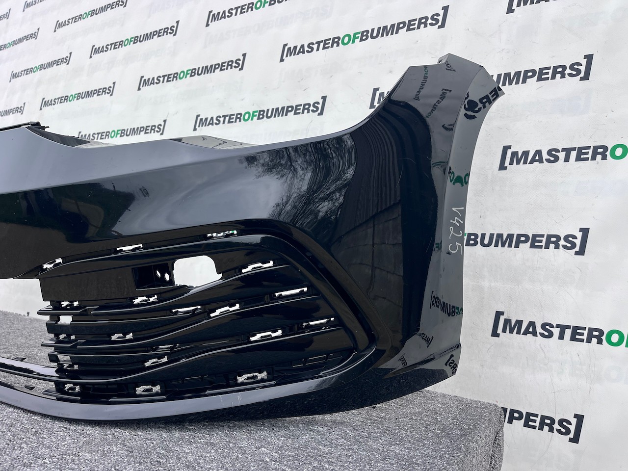 VW Golf Life Se Mk8 Hatchback 2020-2024 Front Bumper Black Genuine [v425]