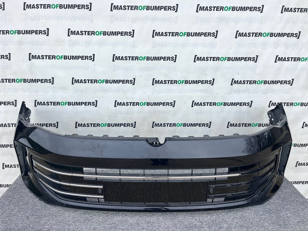 VW Tiguan Style Life Match Mk3 Estate 2024-on Front Bumper 4 Pdc Genuine [v423]