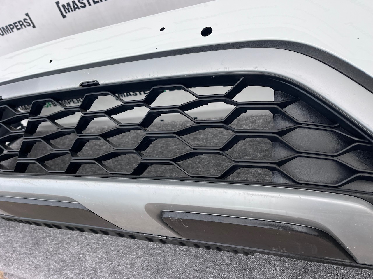 VW T-roc Troc Tfsi Evo Life Style 2022-2025 Front Bumper 6 Pdc Genuine [v16]