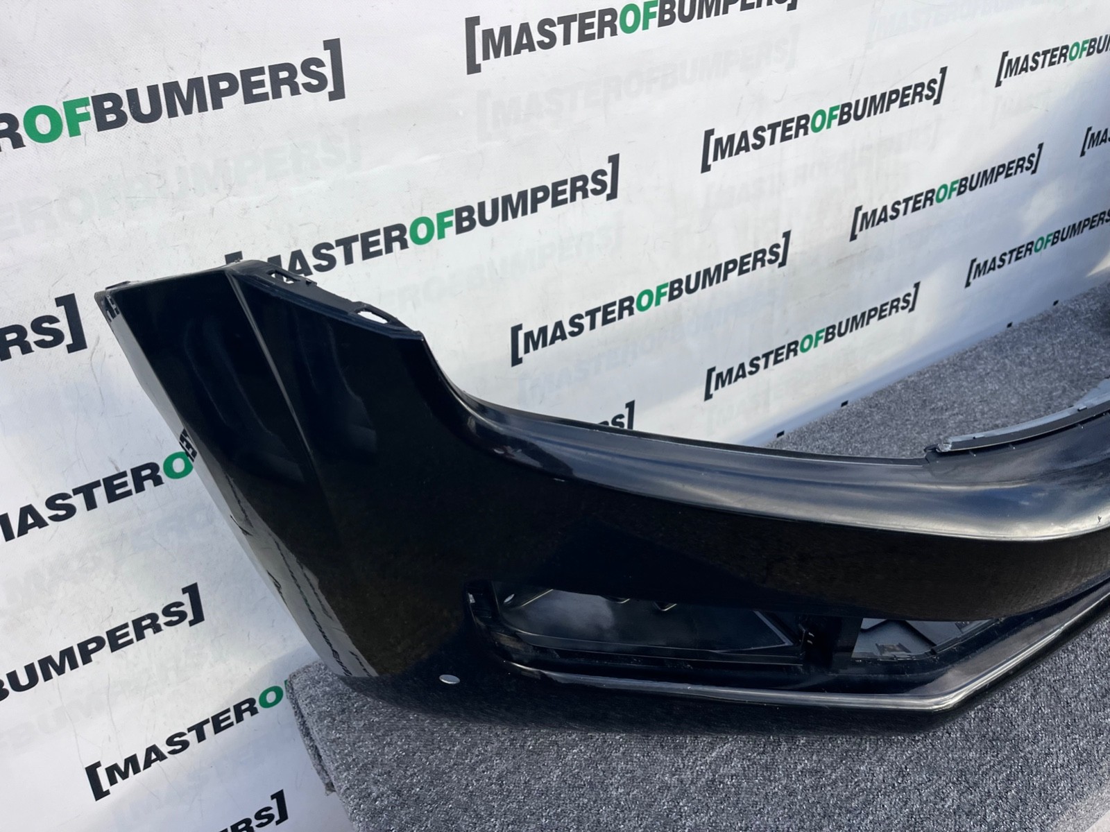 VW Amarok Mk1 Pre-facelift 2010-2015 Front Bumper 4 Pdc Genuine [v460]