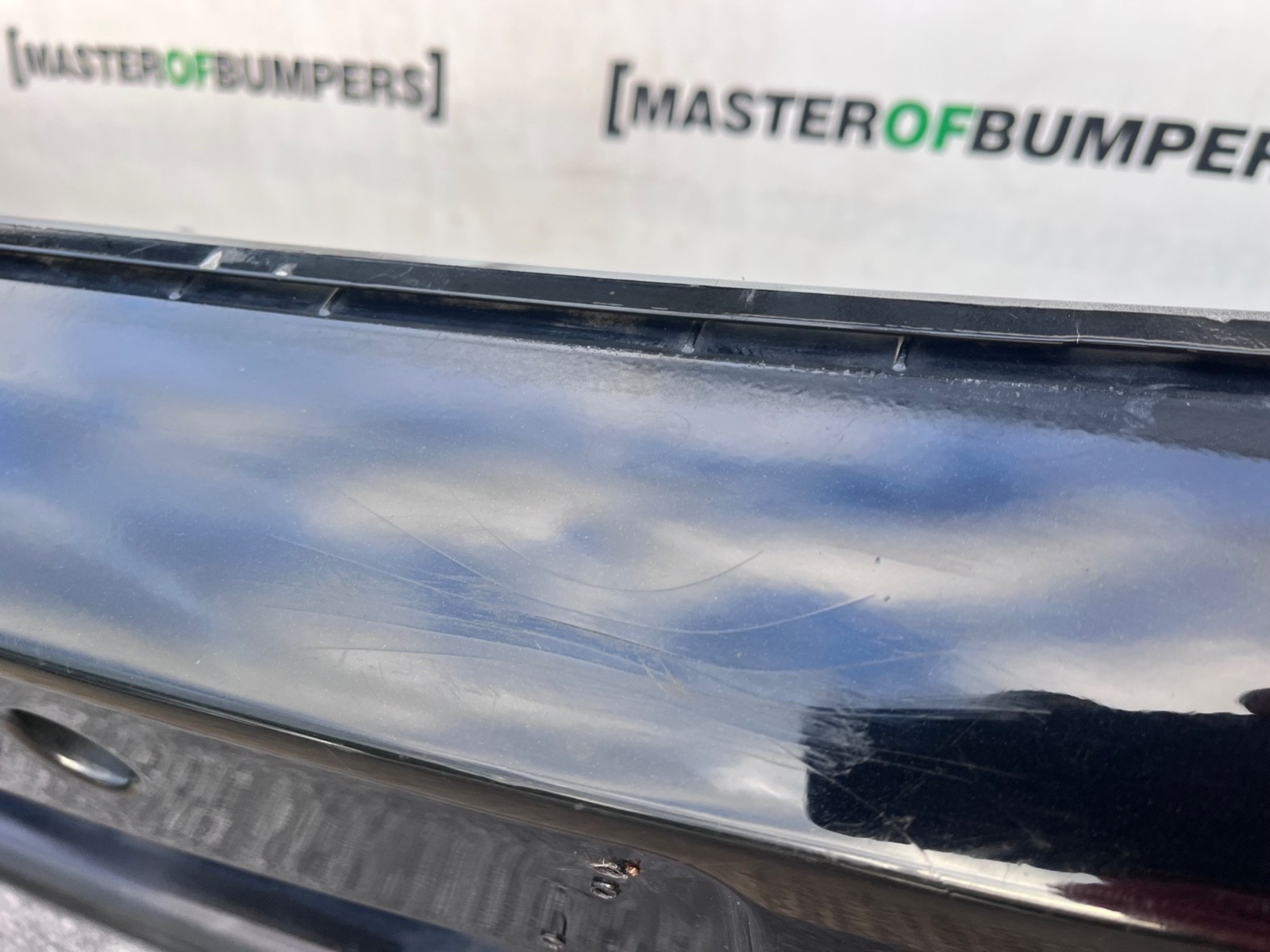 VW Amarok Mk1 Pre-facelift 2010-2015 Front Bumper 4 Pdc Genuine [v460]