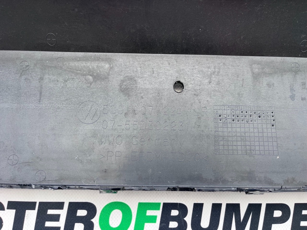 VW Golf R Mk7.5 Hatchback Esta 2017-2019 Front Bumper 4 Pdc Genuine [v467]