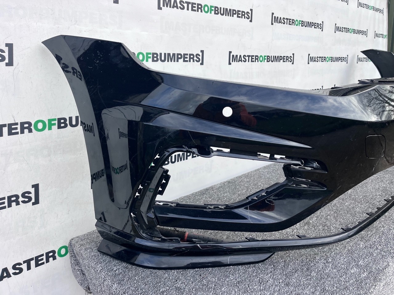 VW Golf R Mk7.5 Hatchback Esta 2017-2019 Front Bumper 4 Pdc Genuine [v467]