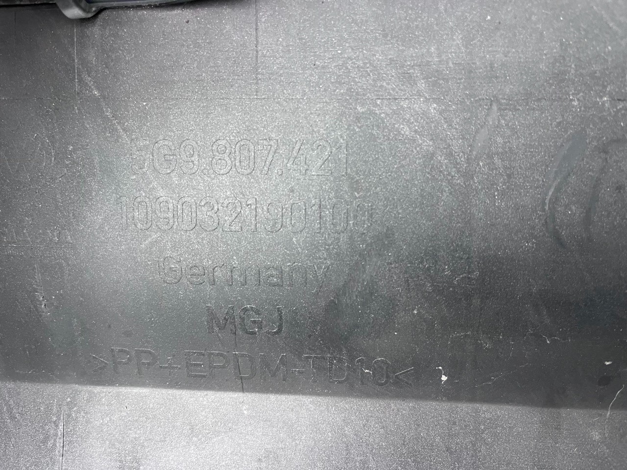 VW Golf Estate Mk7.5 (mk7 Facelift) 2017-2020 Rear Bumper 4 Pdc Genuine [v473]