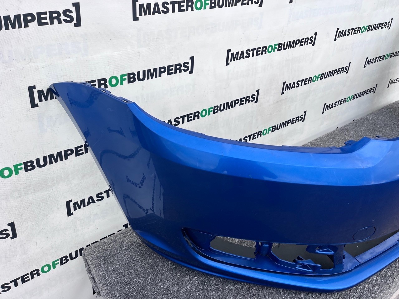 VW Touran Mk2 2011-2014 Front Bumper No Pdc No Jets Genuine [v918]