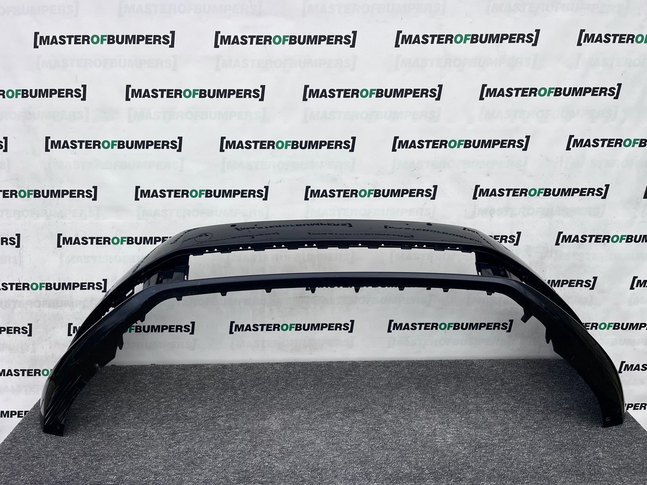 VW Passat B7 2010-2014 Front Bumper 4 Pdc + Jets Genuine [v477]