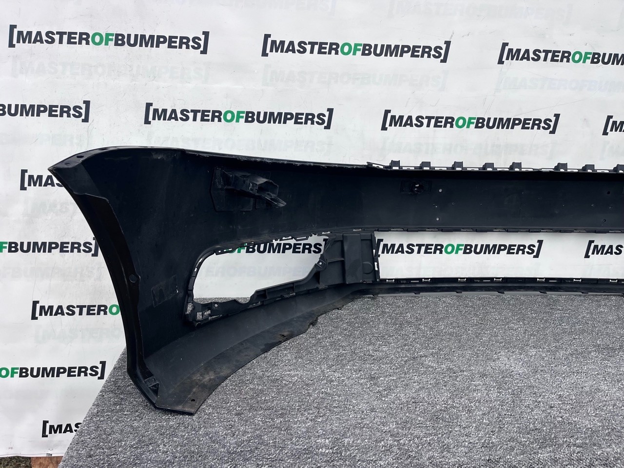 VW Passat B7 2010-2014 Front Bumper 4 Pdc + Jets Genuine [v477]