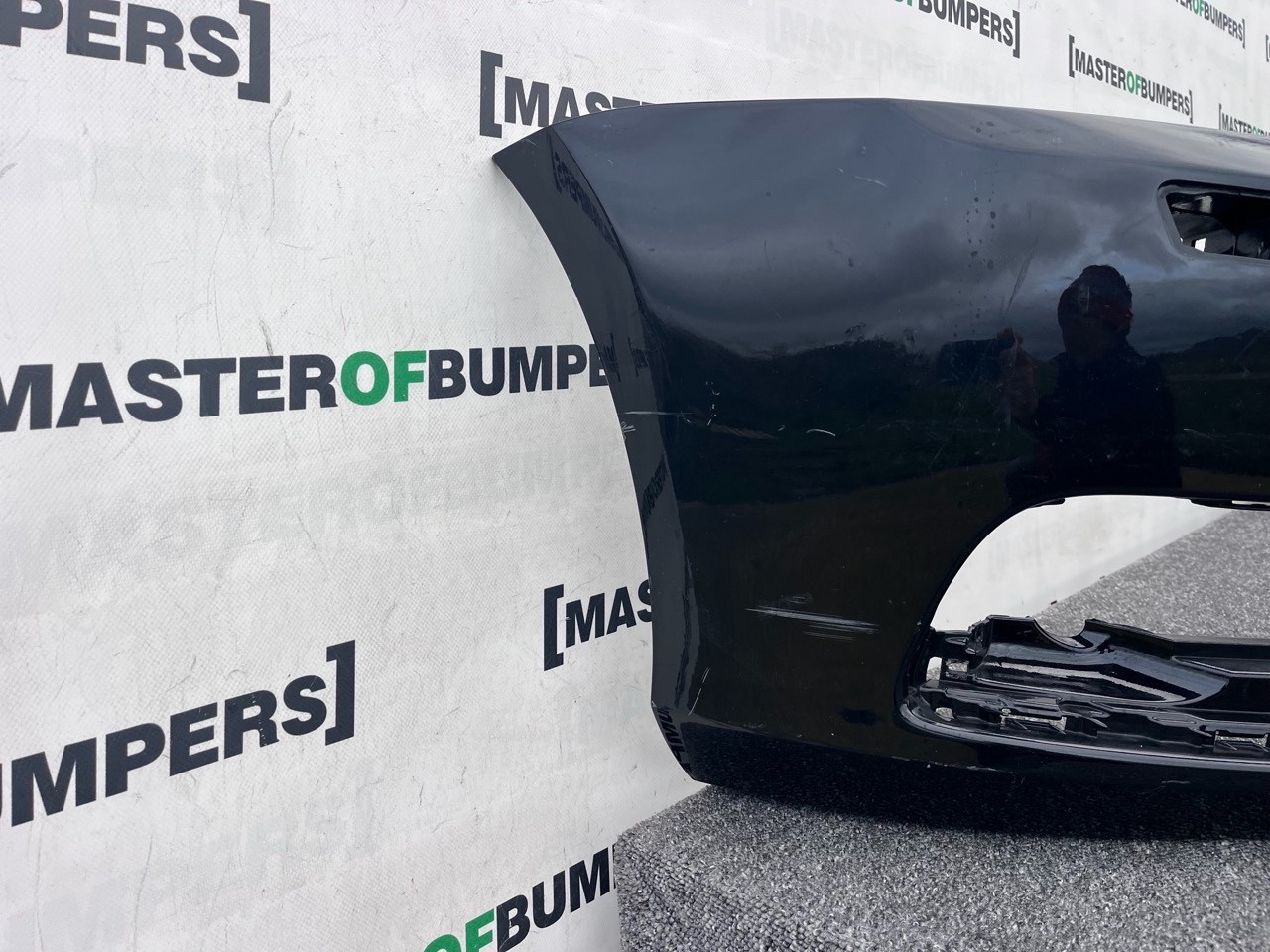 VW Passat B7 2010-2014 Front Bumper 4 Pdc + Jets Genuine [v477]