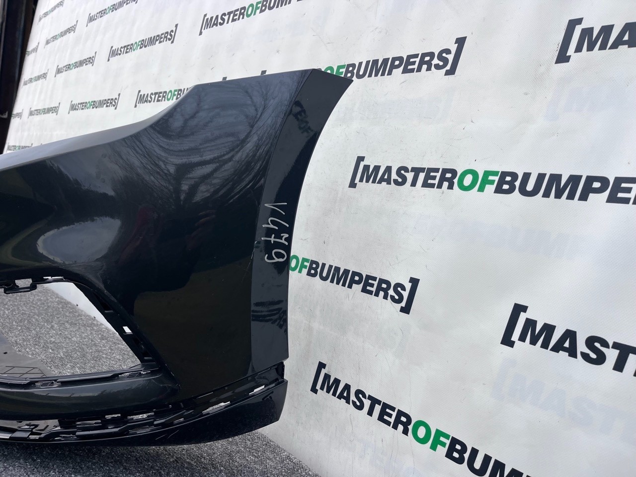 VW Passat Gt B8 Lift (b8.5) 2020-2024 Front Bumper 4 Pdc No Jets Genuine [v427]