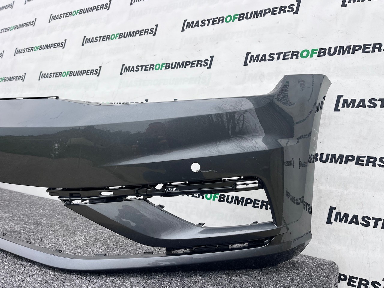VW Golf Se Mk7 Lift Hatchbac 2017-2019 Front Bumper 4 Pdc No Jets Genuine [v454]