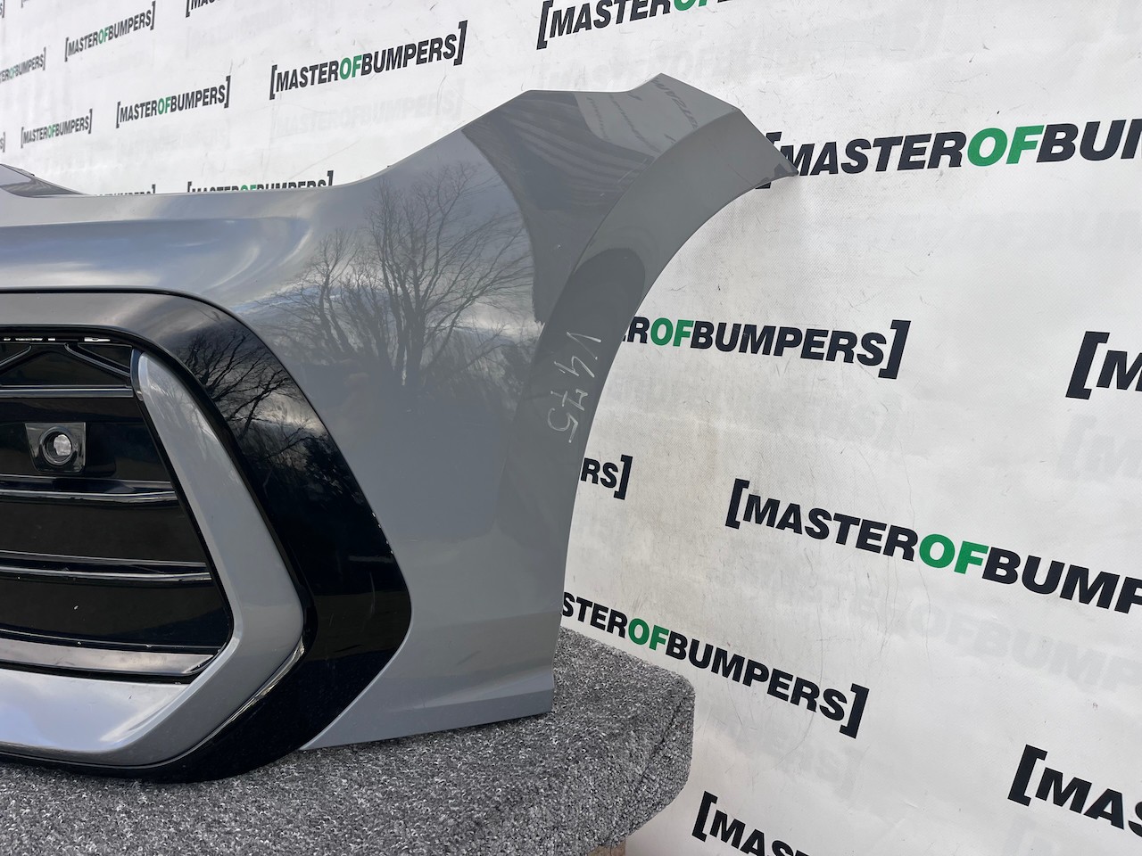 VW Golf R-line Mk8 Lift Hatchback 2024-on Front Bumper 4 Pdc Genuine [v745]