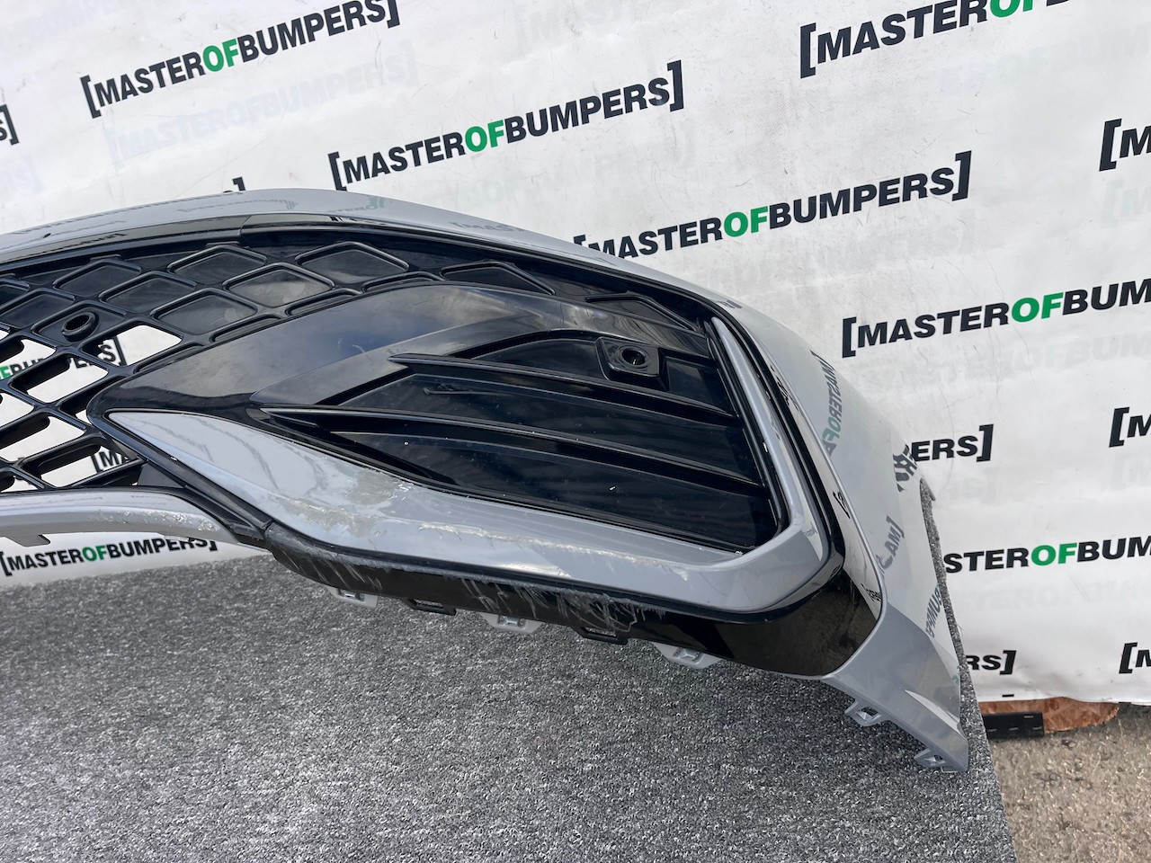 VW Golf R-line Mk8 Lift Hatchback 2024-on Front Bumper 4 Pdc Genuine [v745]