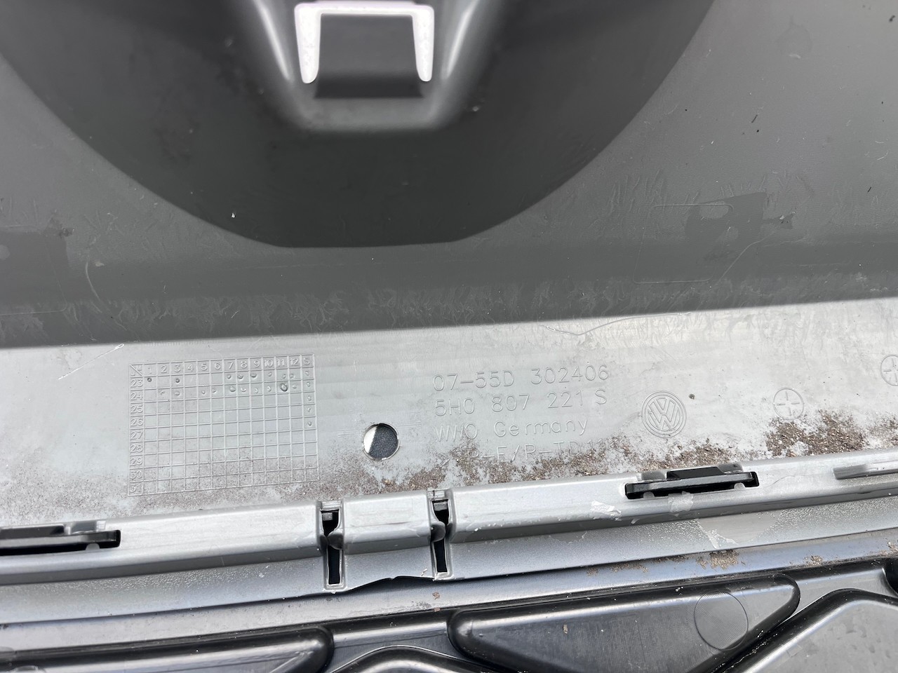 VW Golf R-line Mk8 Lift Hatchback 2024-on Front Bumper 4 Pdc Genuine [v745]