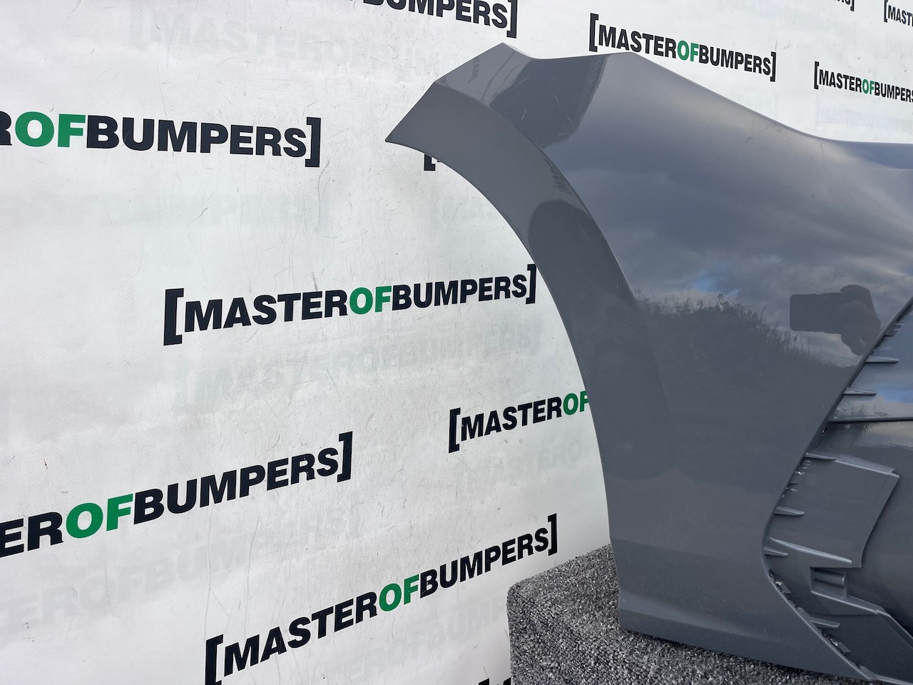 VW Golf R-line Mk8 Lift Hatchback 2024-on Front Bumper 4 Pdc Genuine [v745]