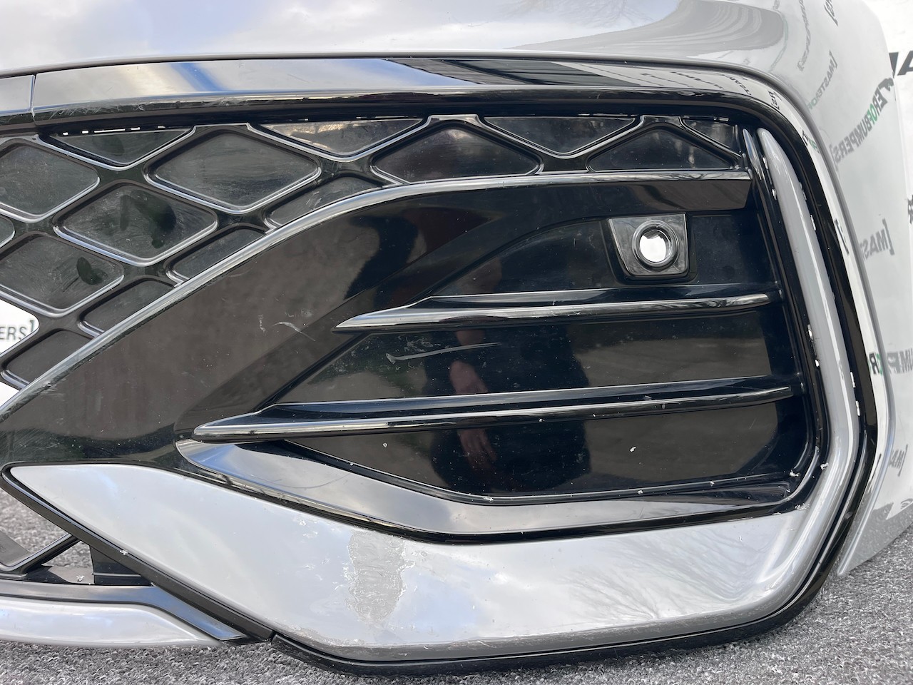 VW Golf R-line Mk8 Lift Hatchback 2024-on Front Bumper 4 Pdc Genuine [v745]