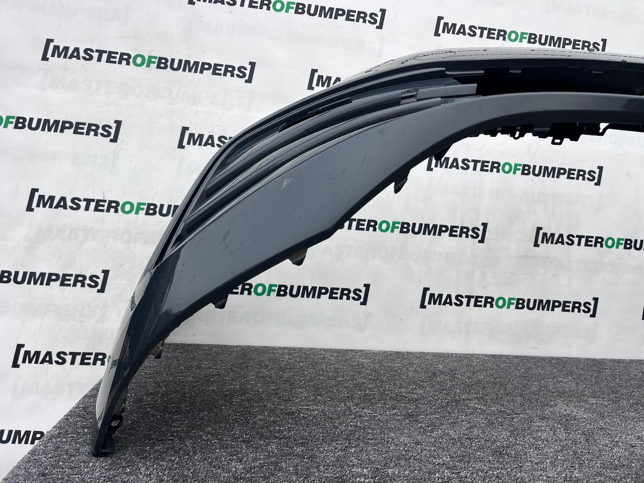 VW Golf Se Mk8 Hatchback 2020-2024 Front Bumper 4 Pdc Genuine [v477]