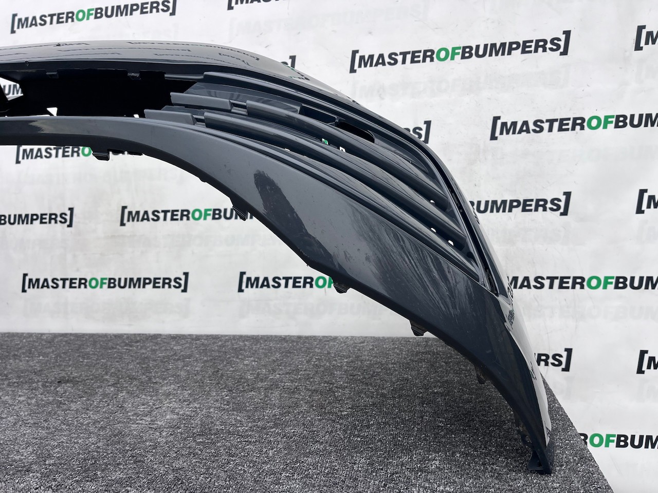 VW Golf Se Mk8 Hatchback 2020-2024 Front Bumper 4 Pdc Genuine [v477]