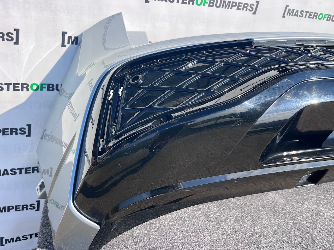 VW Tiguan R Line Suv Mk3 2024-2027 Rear Bumper 4 Pdc Genuine [v494]