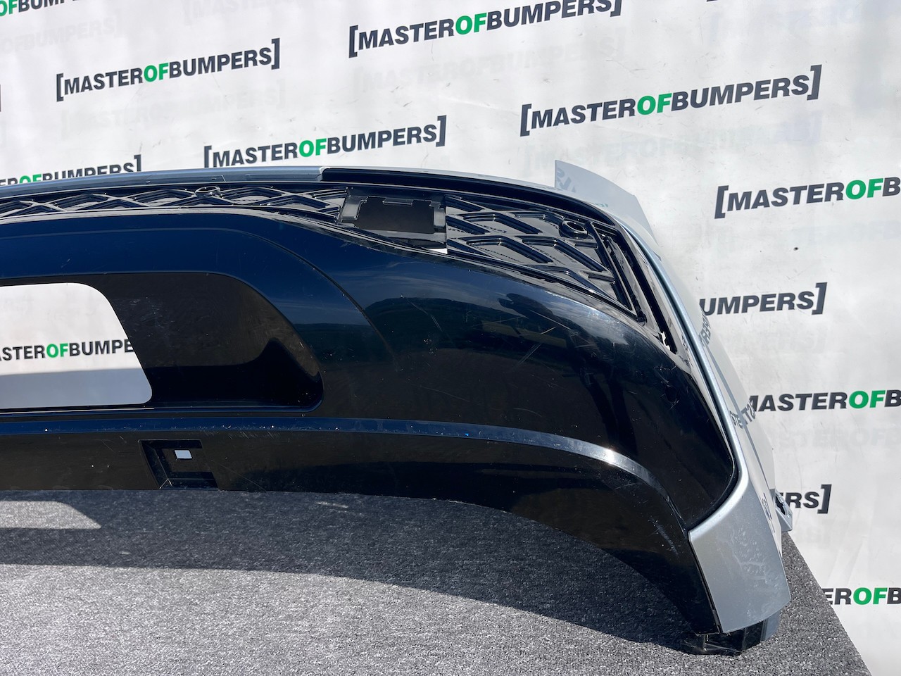 VW Tiguan R Line Suv Mk3 2024-2027 Rear Bumper 4 Pdc Genuine [v494]