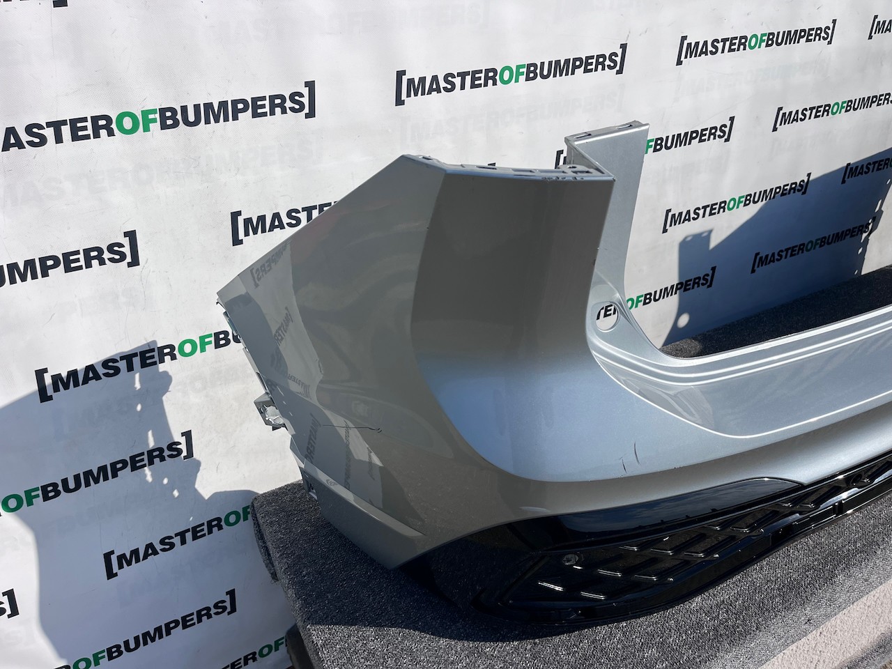 VW Tiguan R Line Suv Mk3 2024-2027 Rear Bumper 4 Pdc Genuine [v494]