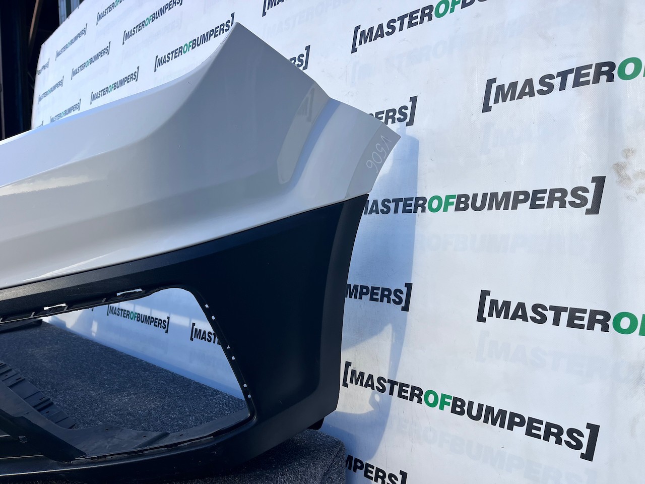 VW Crafter Mk2 Panel Van 2017-2022 Front Bumper Textured 7c0807221 Genuin [v506]