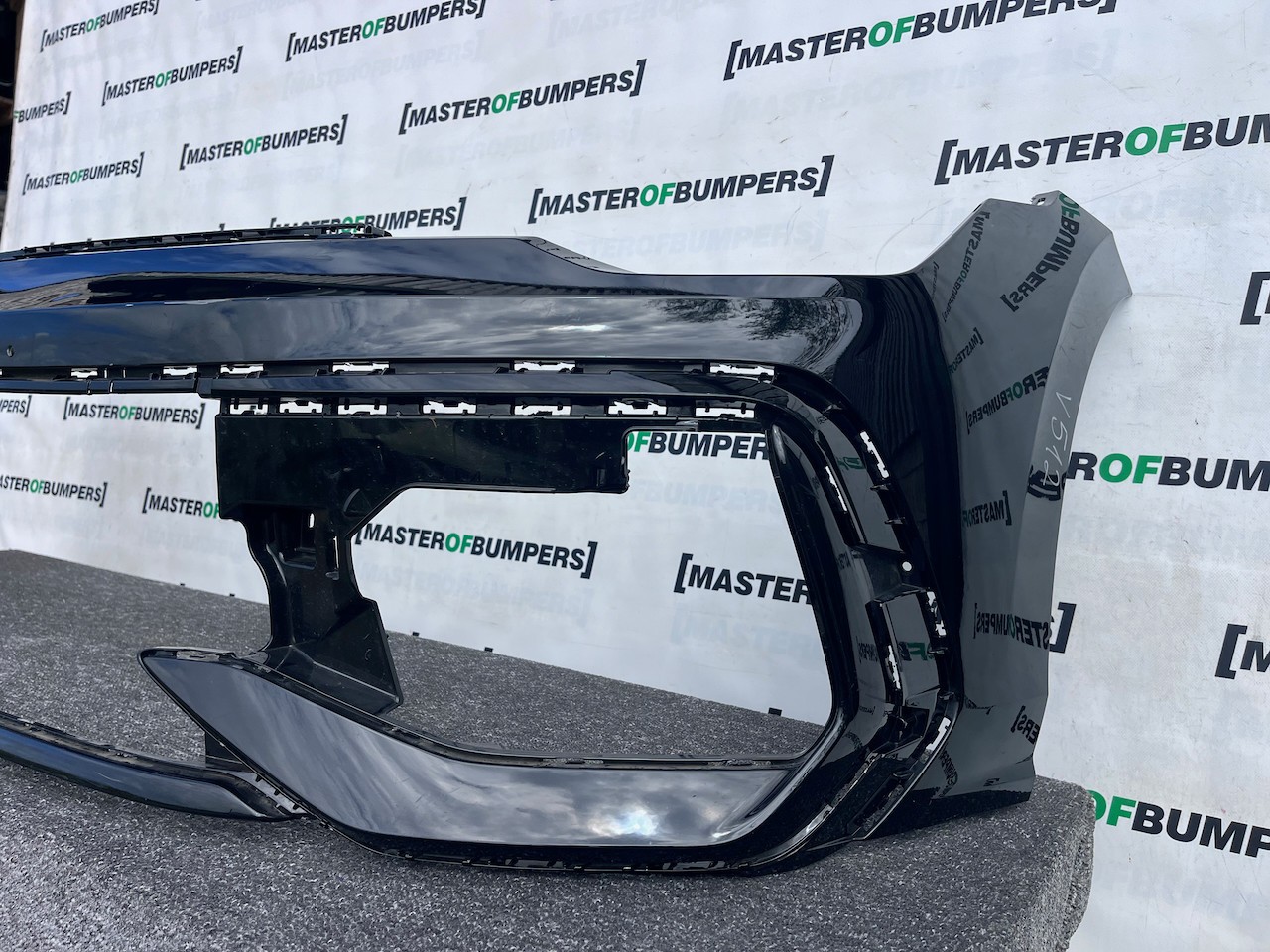 VW Golf R-line Mk8 Lift Hatchback 2024-2027 Front Bumper 4 Pdc Genuine [v512]