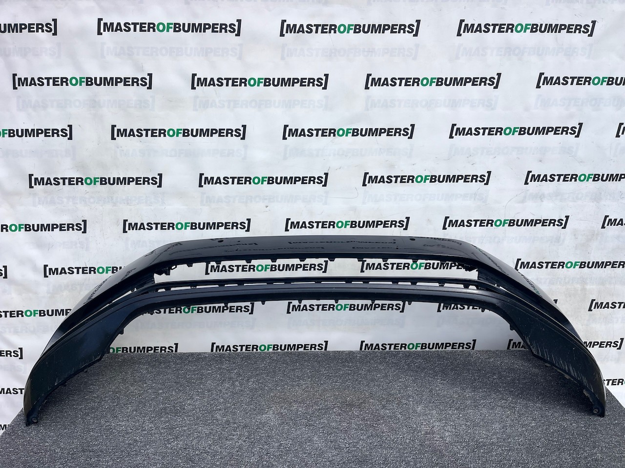 VW Passat Se Saloon Estate B8 2015-2019 Front Bumper 6 Pdc No Jet Genuine [v514]