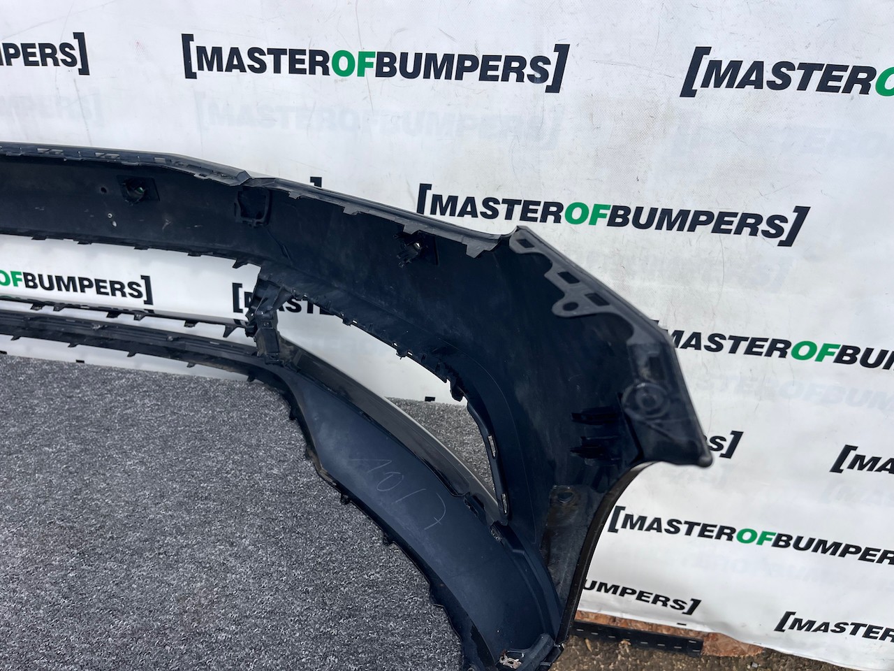 VW Passat Se Saloon Estate B8 2015-2019 Front Bumper 6 Pdc No Jet Genuine [v514]