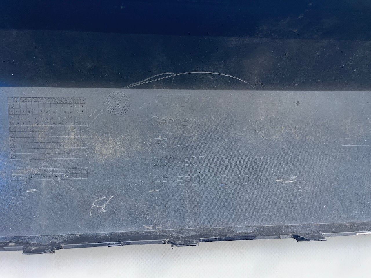 VW Passat Se Saloon Estate B8 2015-2019 Front Bumper 6 Pdc No Jet Genuine [v514]