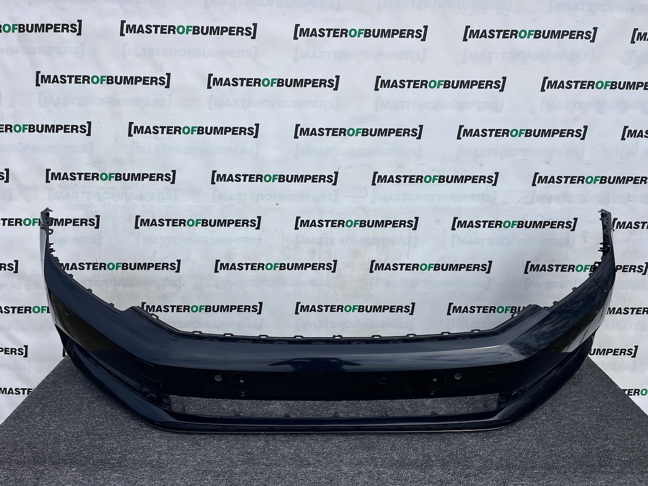 VW Passat Se Saloon Estate B8 2015-2019 Front Bumper 6 Pdc No Jet Genuine [v514]