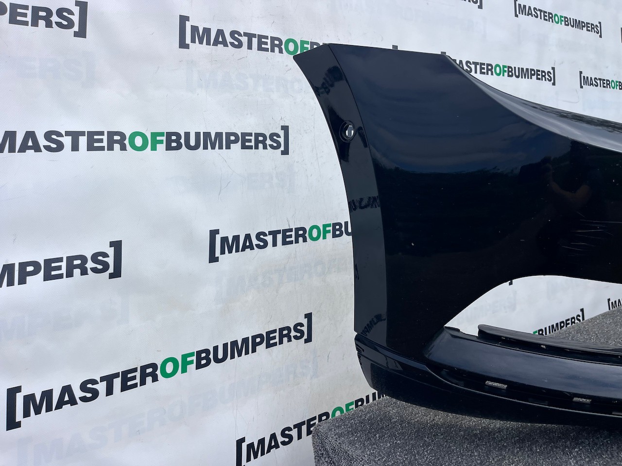 VW Passat Se Saloon Estate B8 2015-2019 Front Bumper 6 Pdc No Jet Genuine [v514]