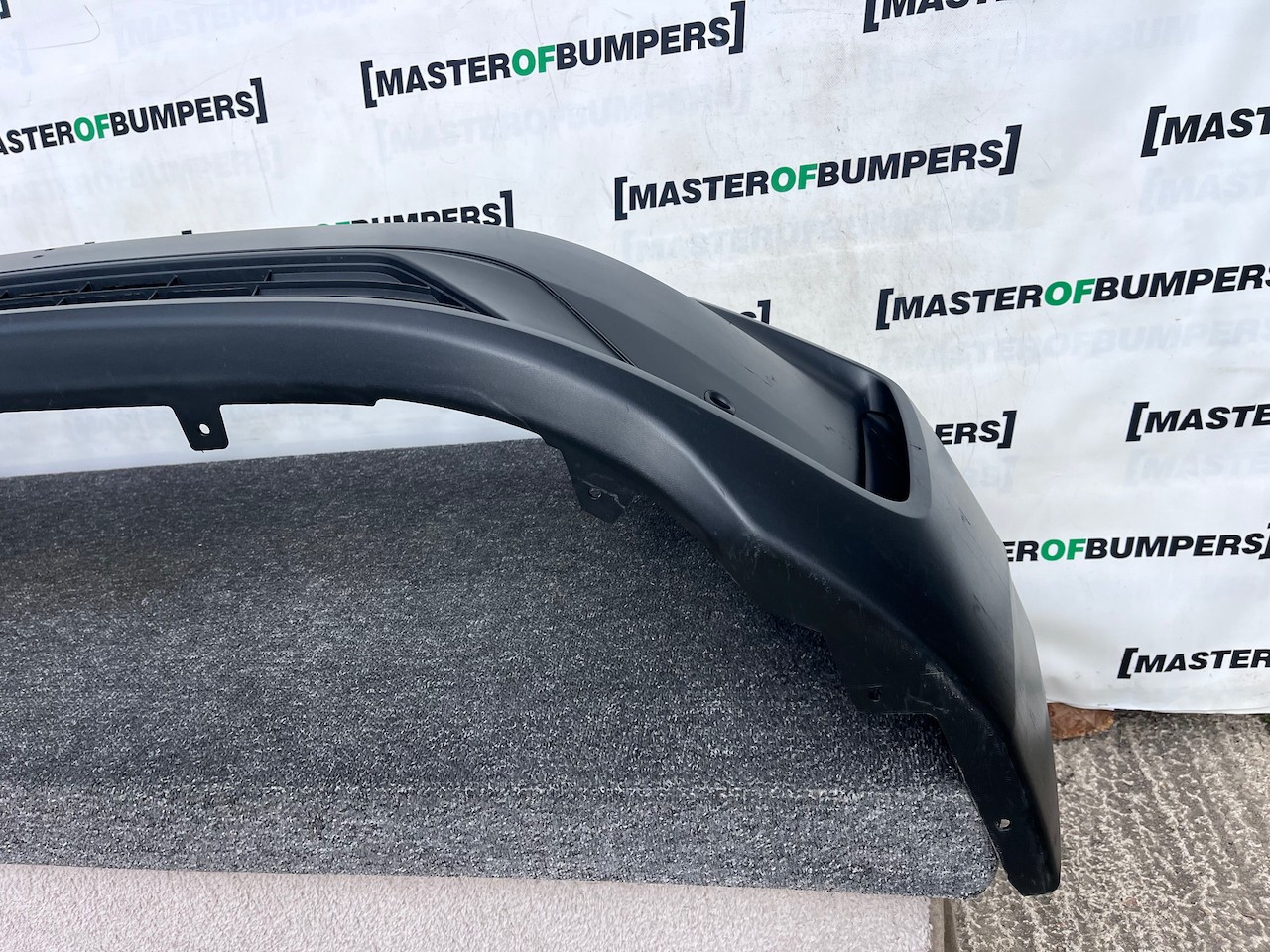 VW Transporter T7 Panel Van 2025-2028 Front Bumper 4 Pdc Textured Genuine [v518]