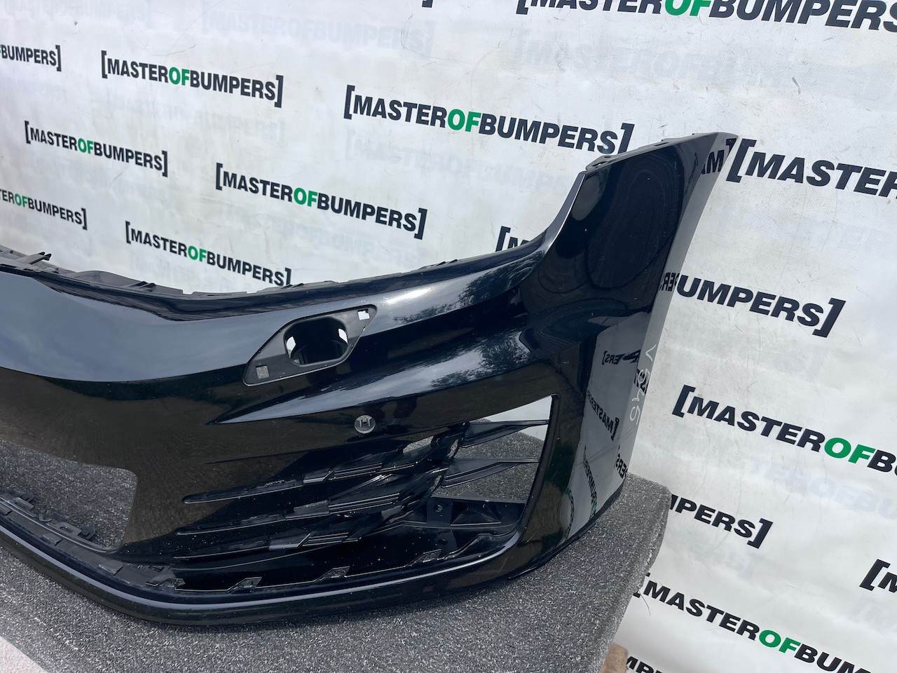 VW Golf Gti Mk7 Hatchback 2013-2016 Front Bumper 4 Pdc + Jets Genuine [v545]