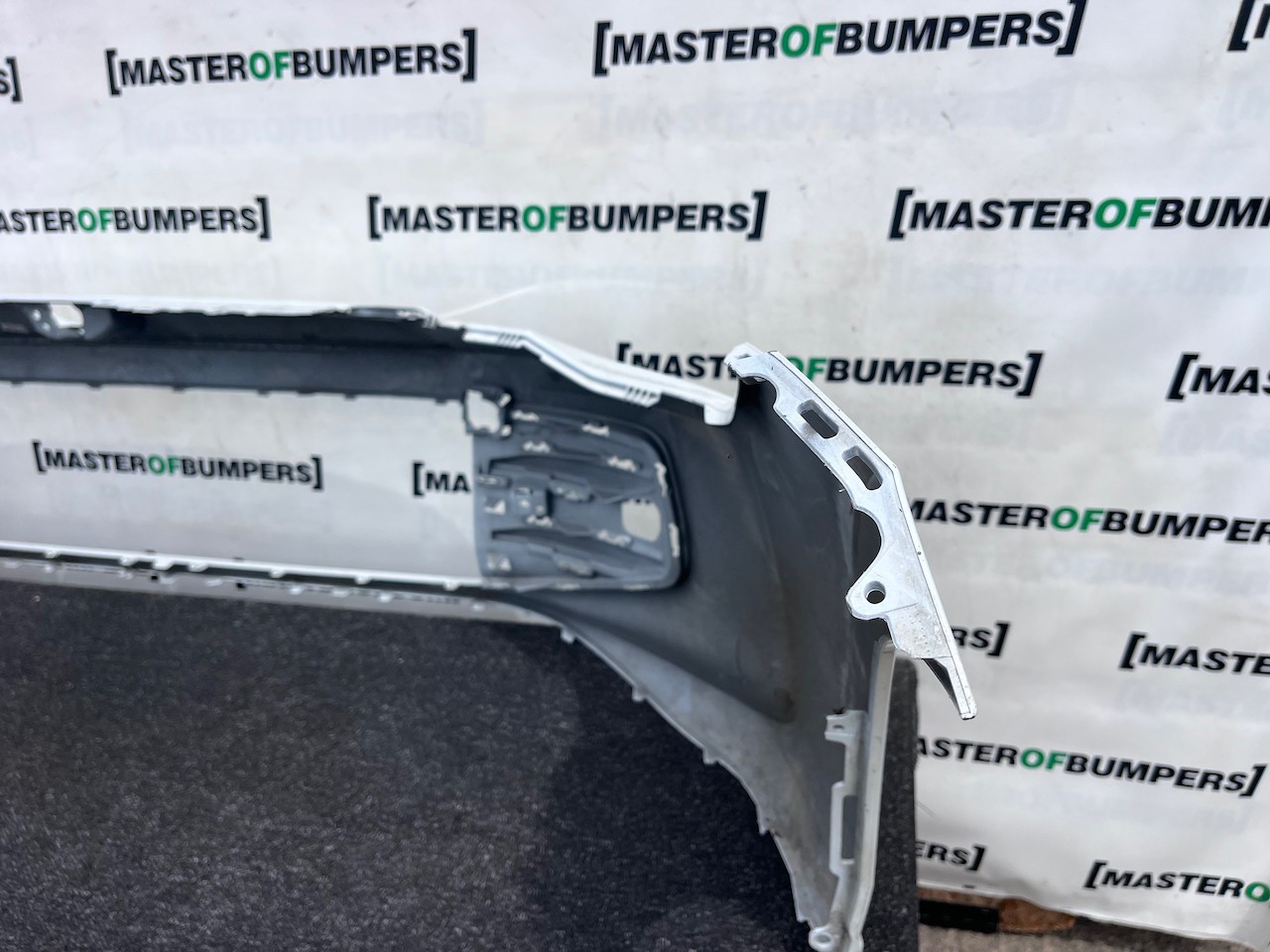 VW Golf Se Style Mk8 Lift Hatchback 2024-2026 Front Bumper 4 Pdc Genuine [v546]