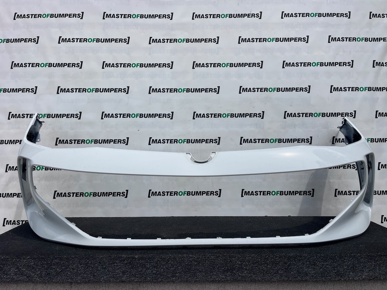 VW Passat Elegance Saloon Estate 2024-2027 Front Bumper 6 Pdc Genuine [white]