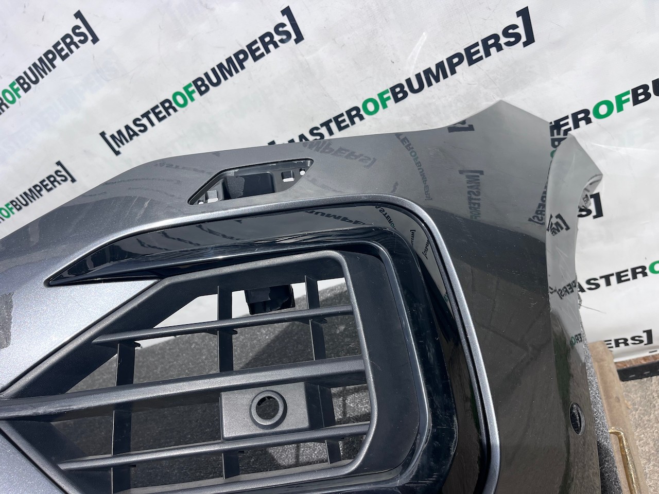 VW Touareg R Line Tdi V6 Mk3 2019-2023 Front Bumper 6 Pdc +jets Genuine [v554]