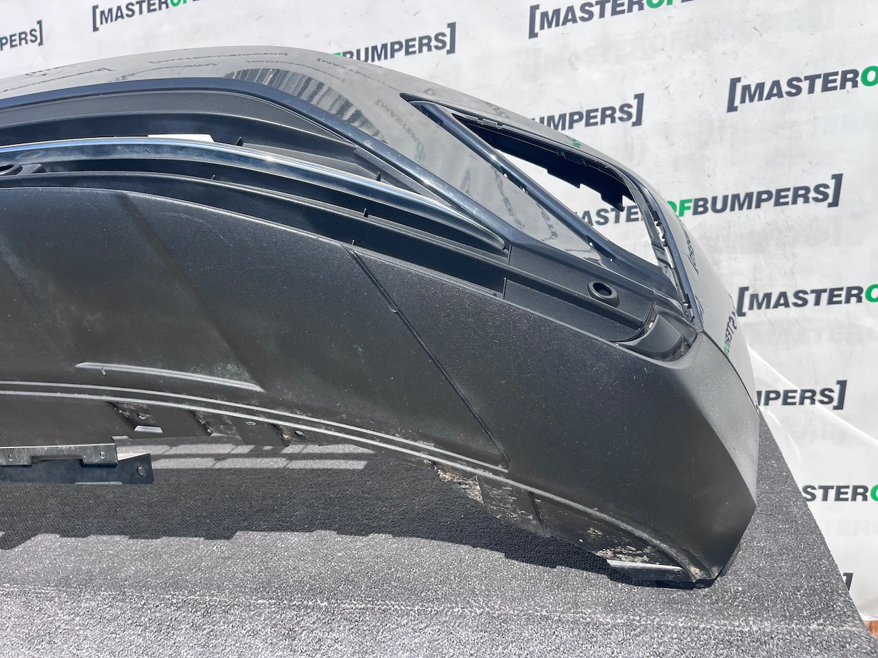VW Tiguan Elegance Tfsi Tdi Mk2 Lift 2021-2024 Front Bumper 4 Pdc Genuine [v594]