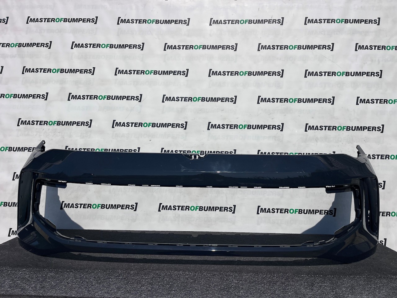 VW Tiguan Style Life Match Mk3 2024-2026 Front Bumper 4 Pdc Genuine [v593]